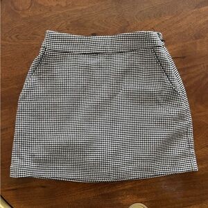 Abercrombie & Fitch houndstooth skort